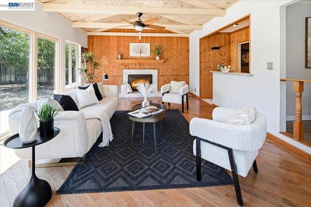 6360 Shorewood Ct, Pleasanton, CA 94588