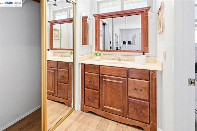 6360 Shorewood Ct, Pleasanton, CA 94588