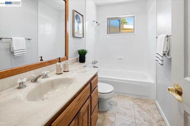 6360 Shorewood Ct, Pleasanton, CA 94588