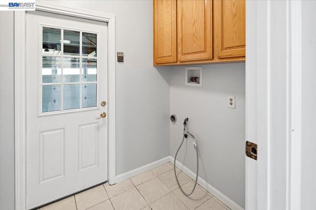 6360 Shorewood Ct, Pleasanton, CA 94588