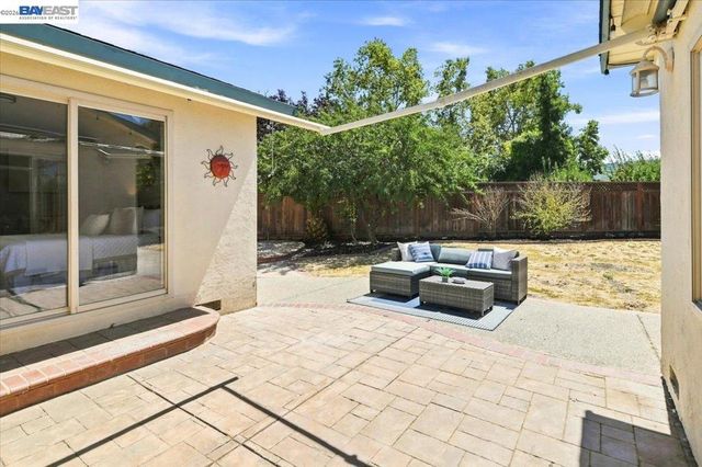 6360 Shorewood Ct, Pleasanton, CA 94588