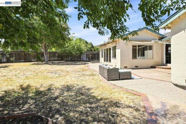 6360 Shorewood Ct, Pleasanton, CA 94588