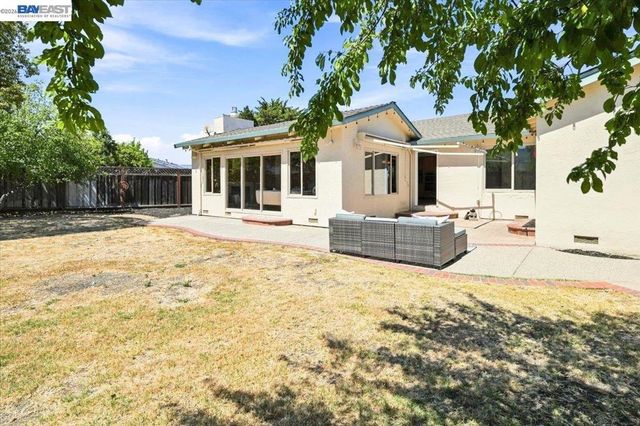 6360 Shorewood Ct, Pleasanton, CA 94588