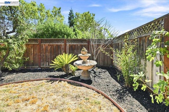 6360 Shorewood Ct, Pleasanton, CA 94588