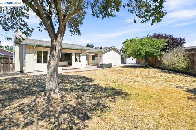 6360 Shorewood Ct, Pleasanton, CA 94588