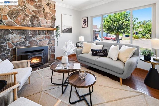 6360 Shorewood Ct, Pleasanton, CA 94588