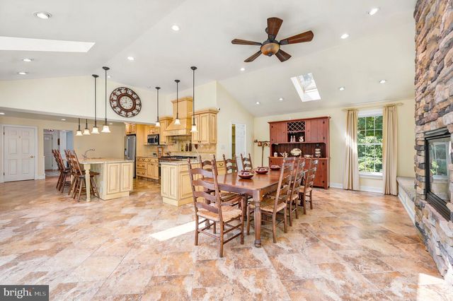 736 SUMMIT AVE, Philadelphia, PA 19128