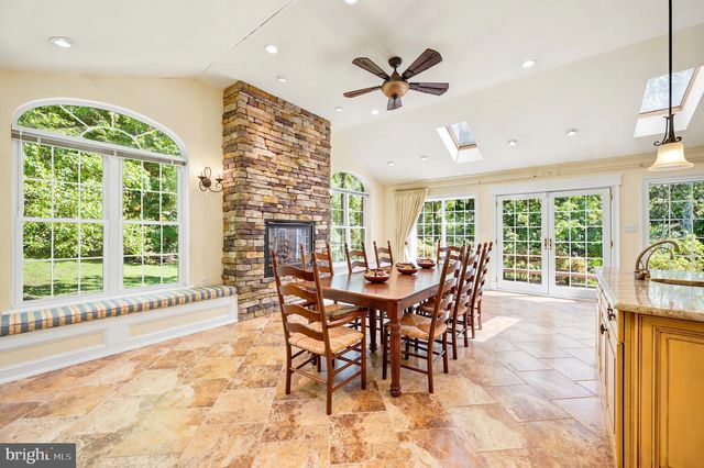 736 SUMMIT AVE, Philadelphia, PA 19128