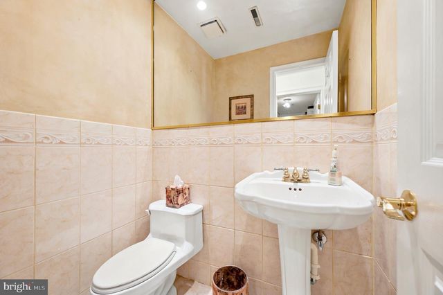 736 SUMMIT AVE, Philadelphia, PA 19128