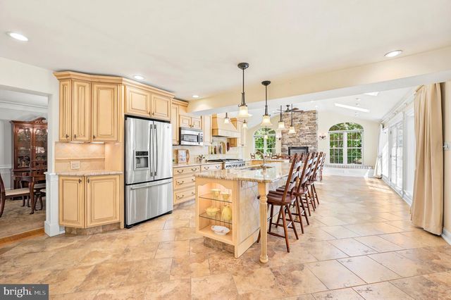 736 SUMMIT AVE, Philadelphia, PA 19128