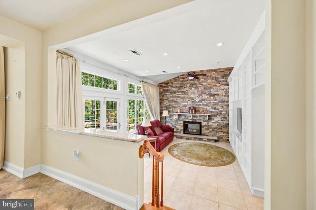 736 SUMMIT AVE, Philadelphia, PA 19128