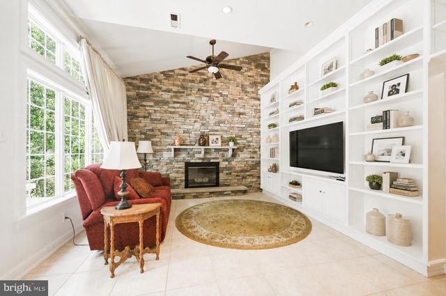 736 SUMMIT AVE, Philadelphia, PA 19128