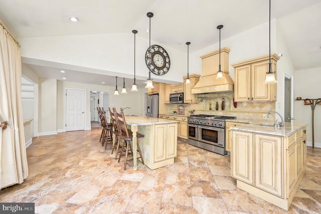 736 SUMMIT AVE, Philadelphia, PA 19128