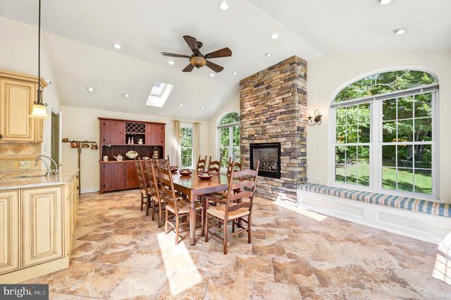 736 SUMMIT AVE, Philadelphia, PA 19128