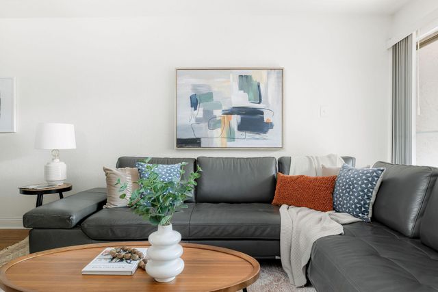 2215 Post RD 1034, Austin, TX 78704