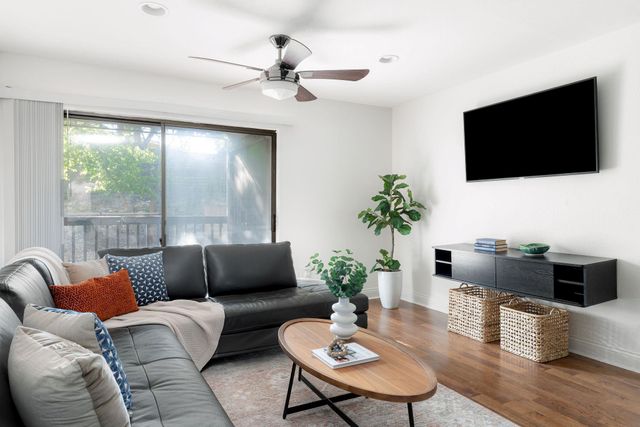 2215 Post RD 1034, Austin, TX 78704