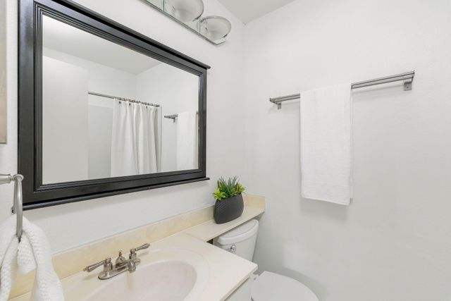 2215 Post RD 1034, Austin, TX 78704