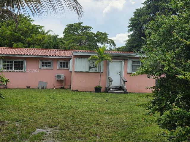 881 Albatross St, Miami Springs, FL 33166