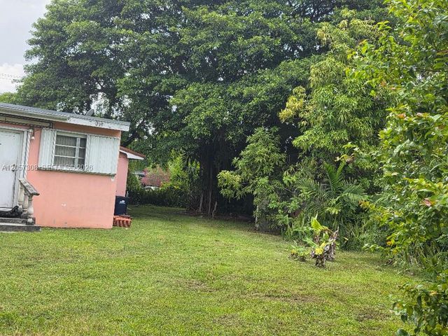 881 Albatross St, Miami Springs, FL 33166