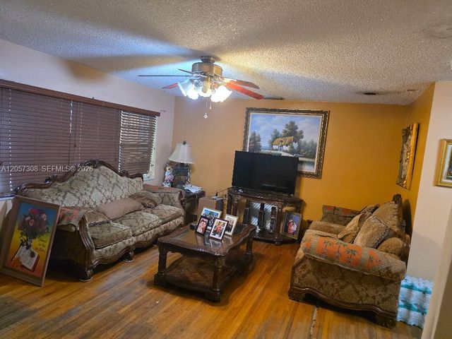 881 Albatross St, Miami Springs, FL 33166