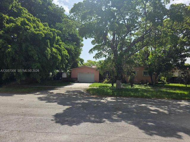881 Albatross St, Miami Springs, FL 33166