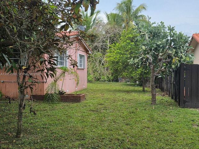 881 Albatross St, Miami Springs, FL 33166