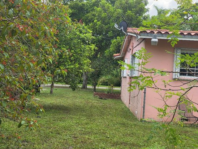 881 Albatross St, Miami Springs, FL 33166