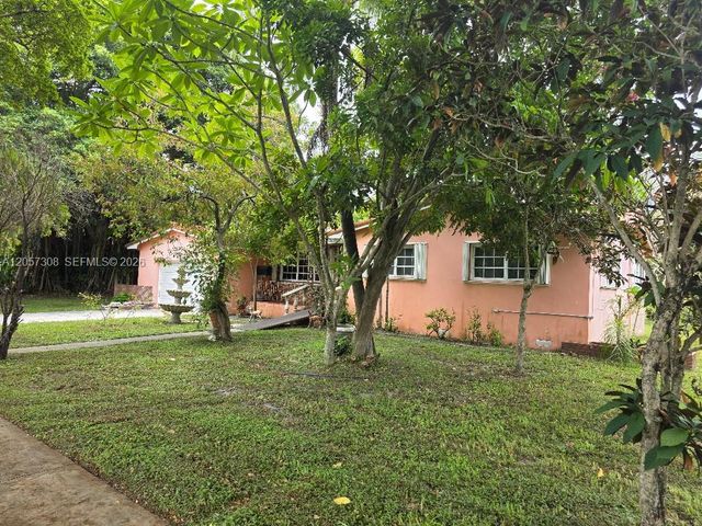 881 Albatross St, Miami Springs, FL 33166