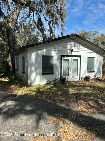 221 N Line Avenue, Inverness, FL 34450