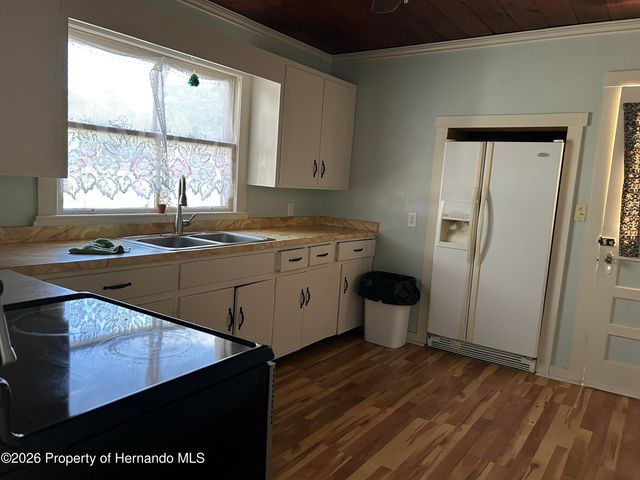 221 N Line Avenue, Inverness, FL 34450