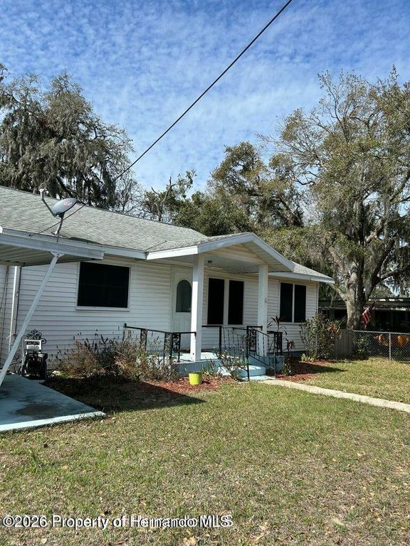 221 N Line Avenue, Inverness, FL 34450