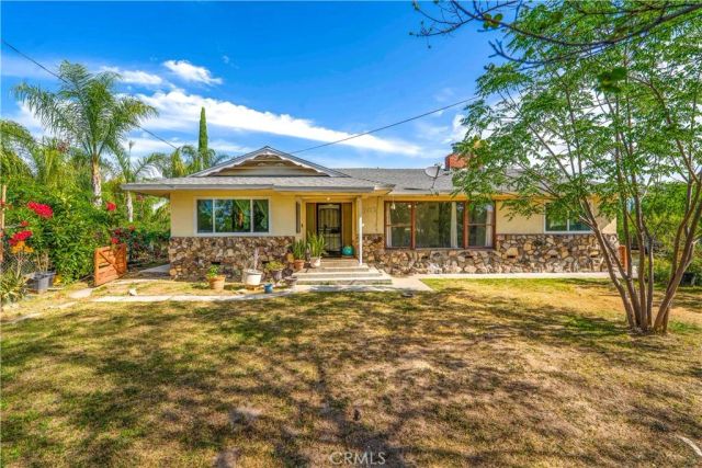 2122 Roosevelt Avenue, San Bernardino, CA 92411