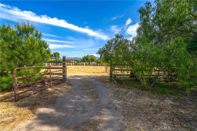 2122 Roosevelt Avenue, San Bernardino, CA 92411
