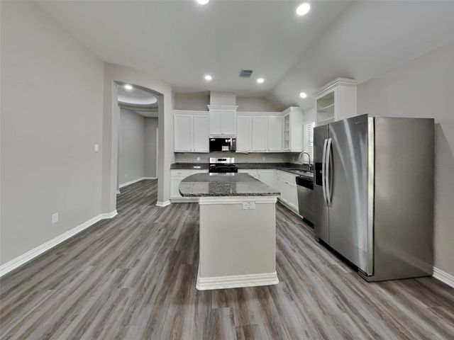 3007 Lockeridge Village Drive, Spring, TX 77386