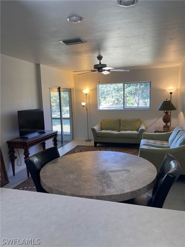 1095 Pine Isle LN 1095, Naples, FL 34112