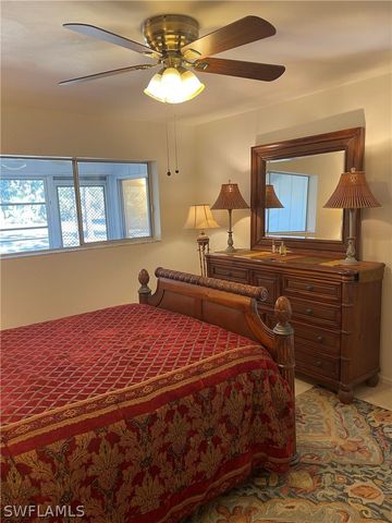 1095 Pine Isle LN 1095, Naples, FL 34112