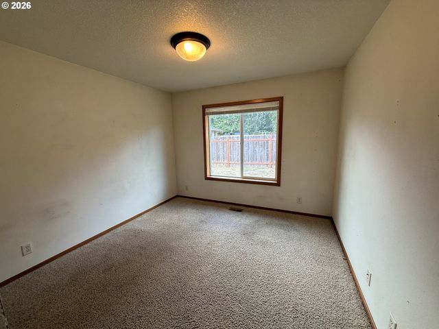 736 JUDITH Ct, St Helens, OR 97051