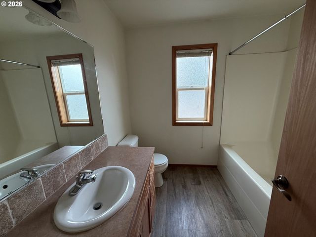 736 JUDITH Ct, St Helens, OR 97051
