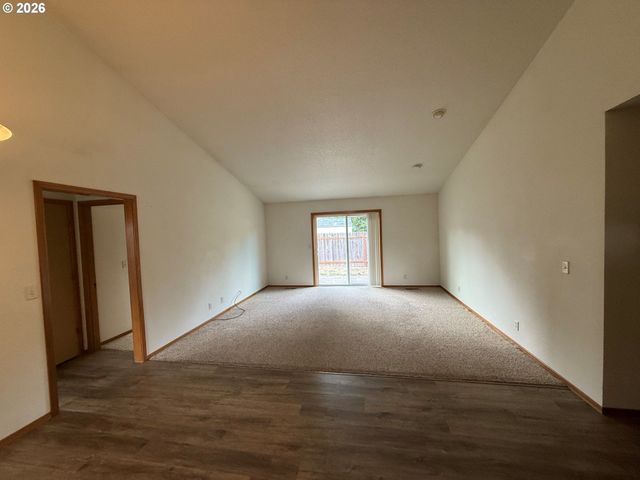 736 JUDITH Ct, St Helens, OR 97051