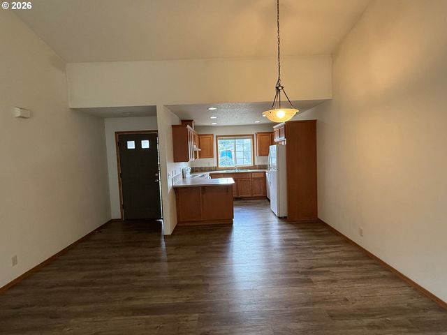 736 JUDITH Ct, St Helens, OR 97051
