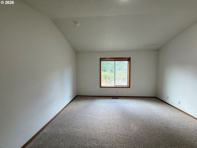 736 JUDITH Ct, St Helens, OR 97051
