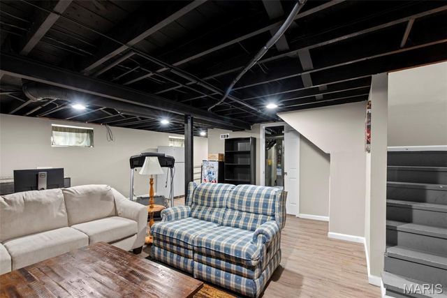 3254 Jasper Park, St Louis, MO 63139