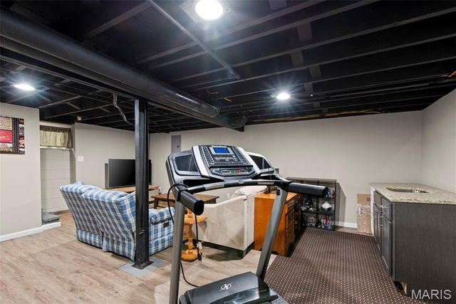 3254 Jasper Park, St Louis, MO 63139