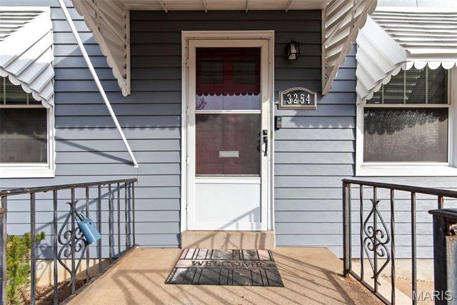 3254 Jasper Park, St Louis, MO 63139