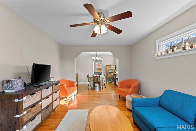 3254 Jasper Park, St Louis, MO 63139