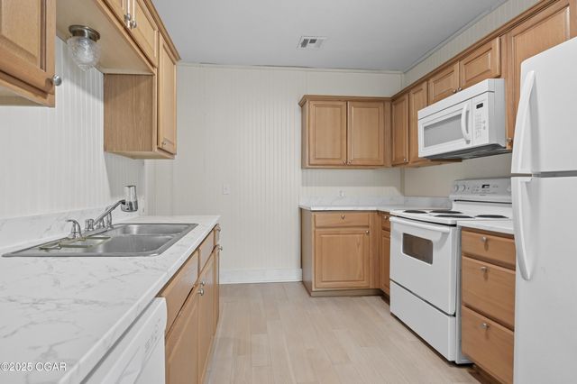 507 W Hill Street, Neosho, MO 64850