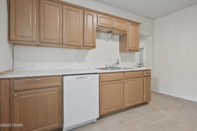 507 W Hill Street, Neosho, MO 64850