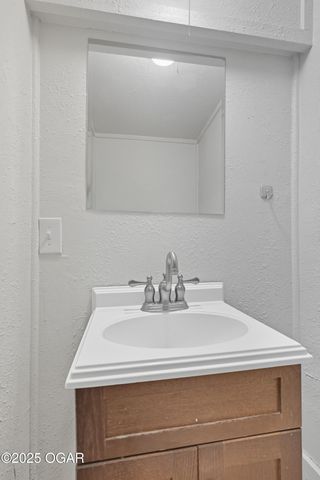 507 W Hill Street, Neosho, MO 64850