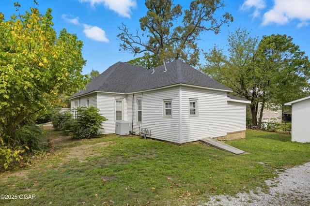 507 W Hill Street, Neosho, MO 64850