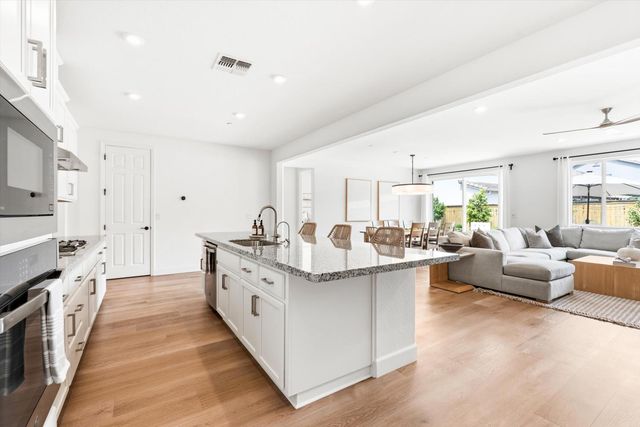 4616 S Hills Dr, Folsom, CA 95630